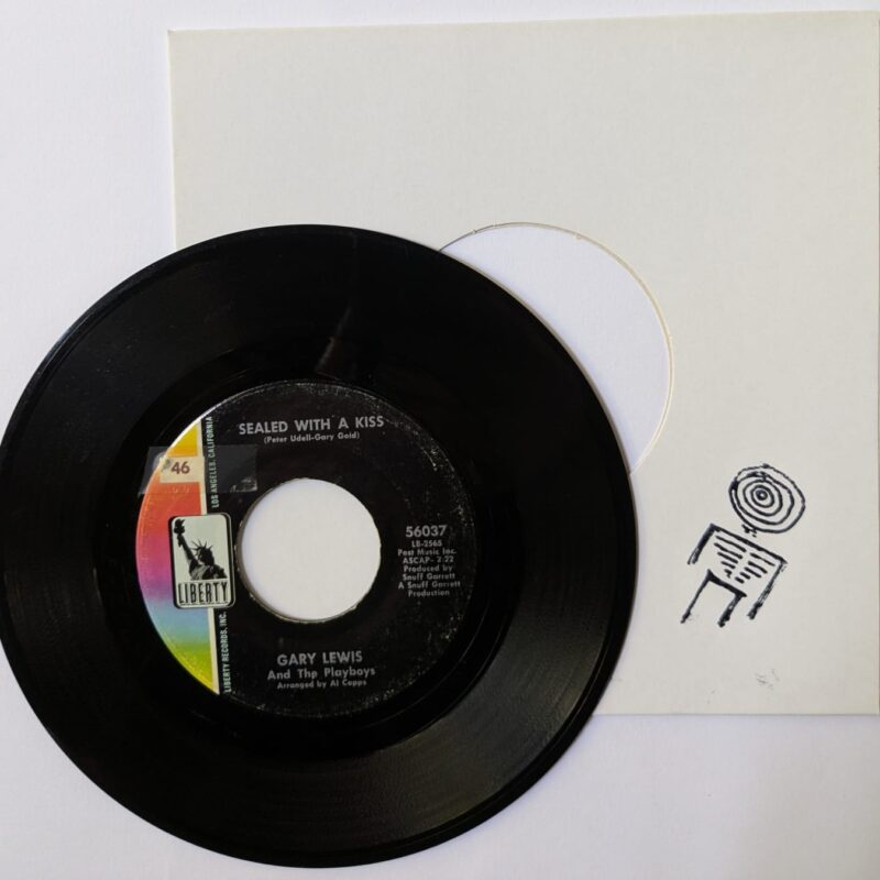 GARY LEWIS - SEALED WITH A KISS / SARA JANE (1968) VINIL 7"