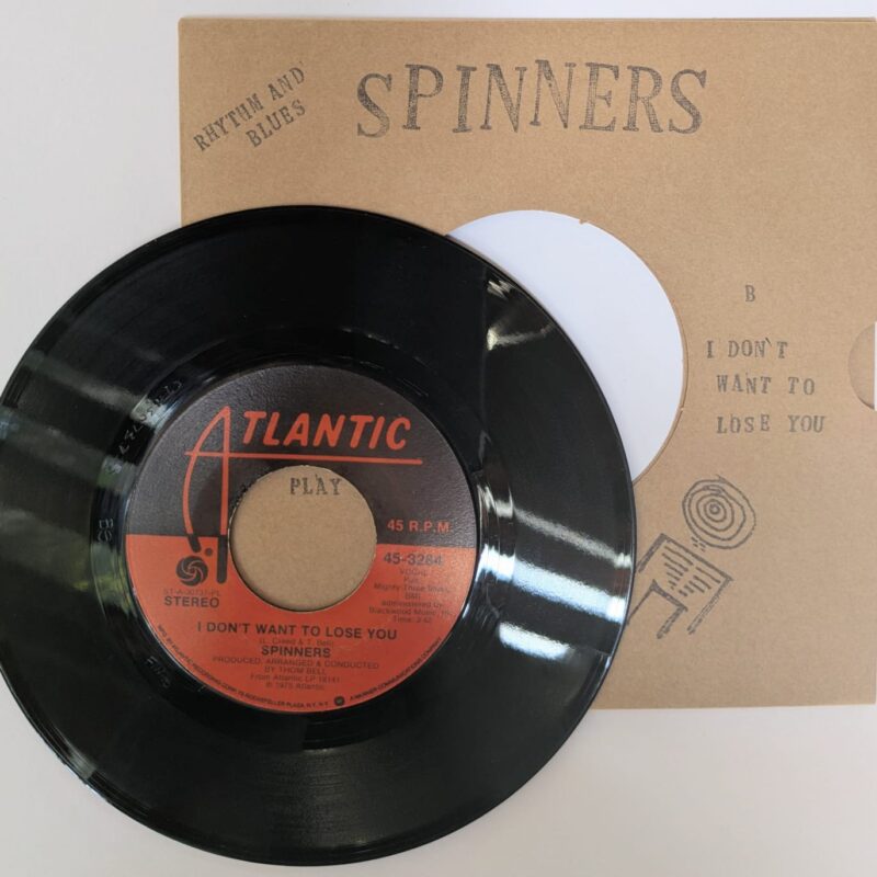 SPINNERS - THEY JUST CAN'T STOP IT (THE GAMES PEOPLE PLAY) (1975) VINIL 7"
