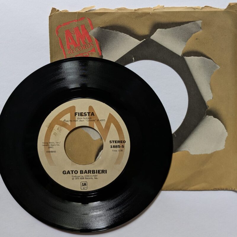 GATO BARBIERI / FIESTA / BEHIND THE RAIN / 1976 / VINIL 7"