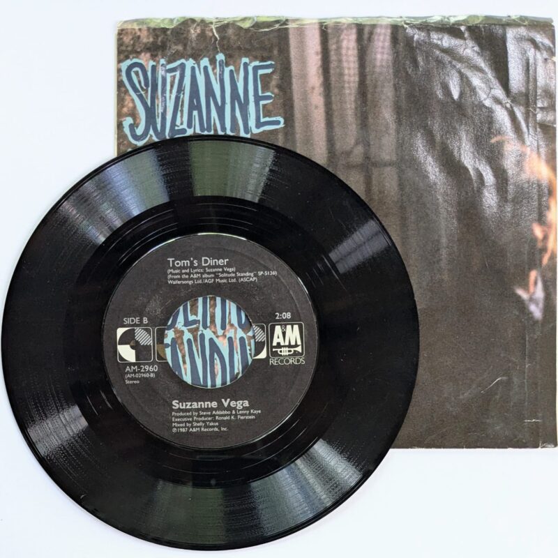 SUZANNE VEGA  / SOLITUDE STANDING / TOM'S DINER / 1987 / VINIL 7"