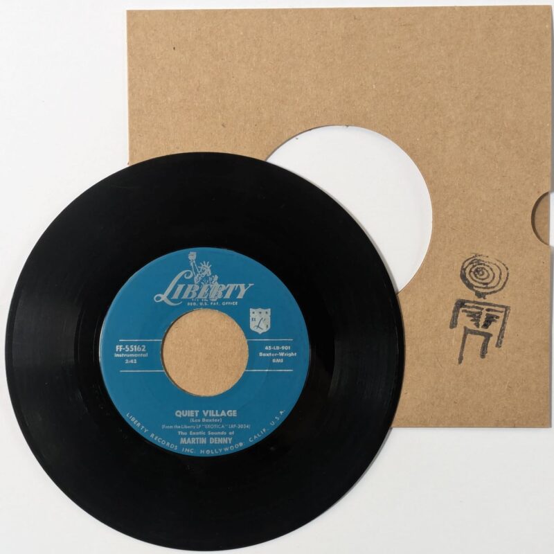 MARTIN DENNY / QUIET VILLAGE / LLAMA SERENADE (PERUVIAN LLAMA SONG) / 1958 / VINIL COMPACTO 7"