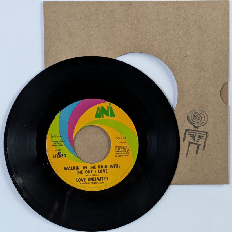 LOVE UNLIMITED / WALKIN' IN THE RAIN WITH THE ONE I LOVE I / SHOULD HAVE KNOWN / 1972 / VINIL 7"