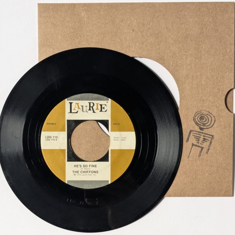 THE CHIFFONS / HE'S SO FINE / A LOVE SO FINE / 1988 / VINIL 7"